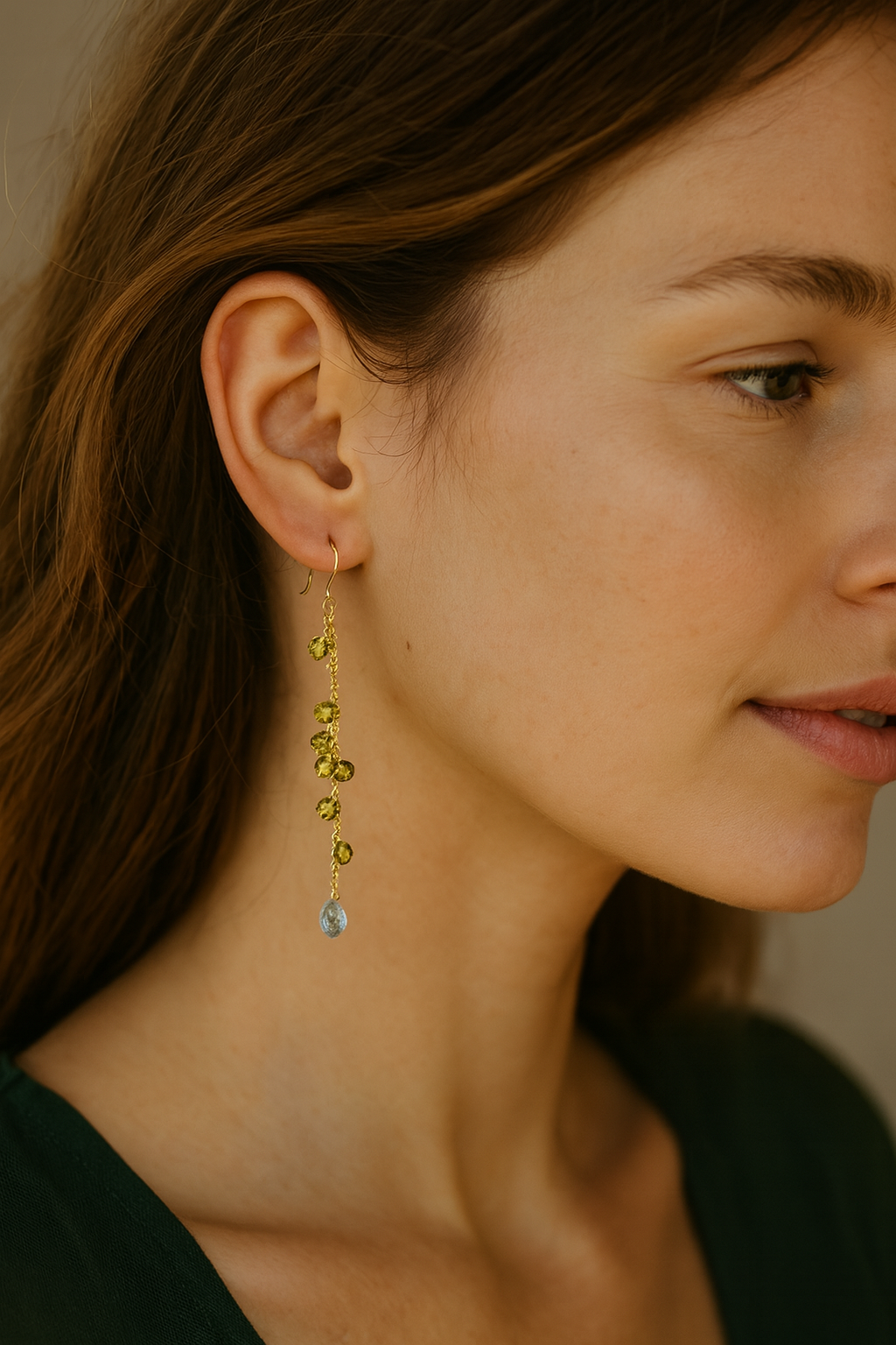 Boucles d'oreilles longues en cascade – bijou fait main LYLAN (vue 3)